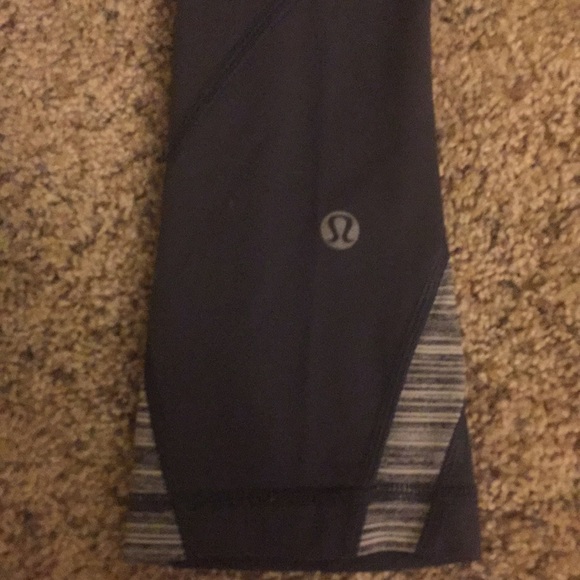 Grey lululemon leggings - Picture 5 of 7